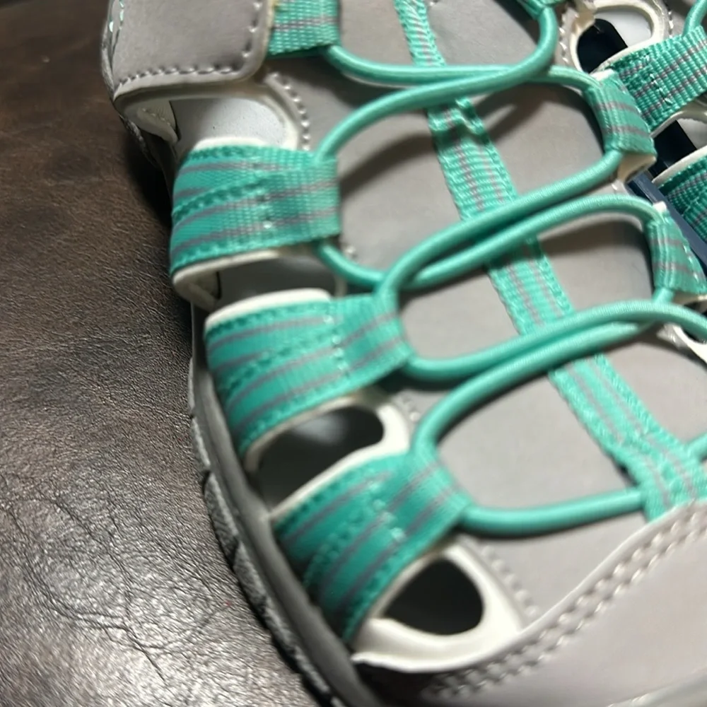 DSG Direct Youth Caged Sandals: GRAY/TEAL: NWT: SIZE 11